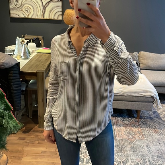 Button down - Picture 2 of 4